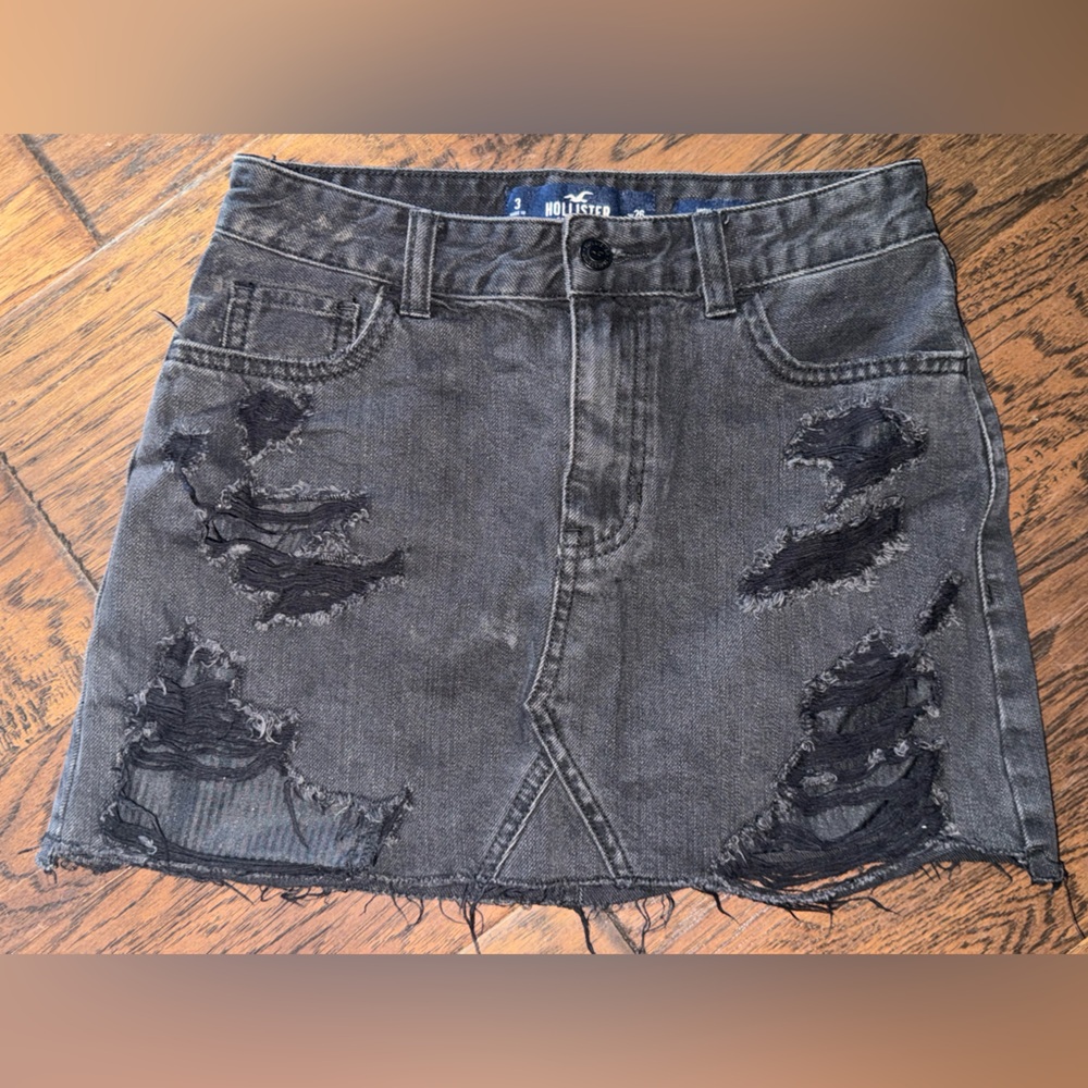 Hollister Black Distressed Denim Mini Skirt with Frayed Hem size 3/w26 High Rise